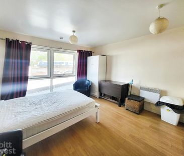 Studio to rent - Photo 2