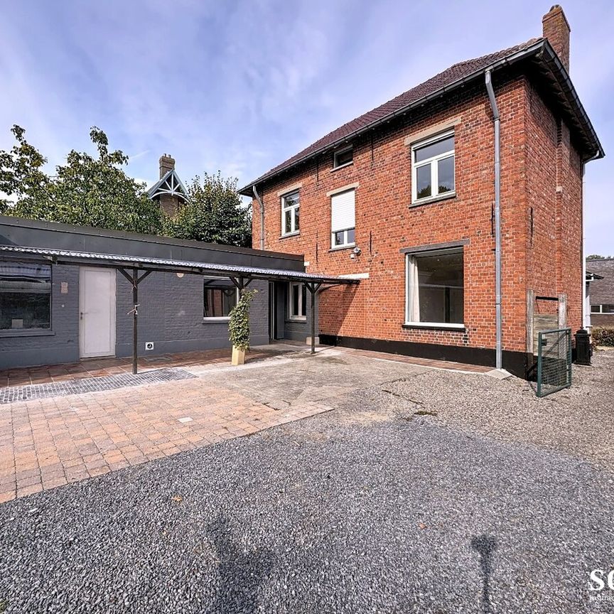 BEZOEKMOMENT VOLZET: Charmante woning met ruime tuin en dubbele garage - Photo 1