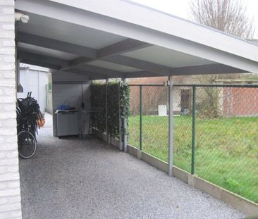 Goed gelegen, eigentijdse bungalow. - Foto 2