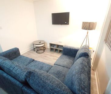 3 bedroom flat to rent - Photo 5