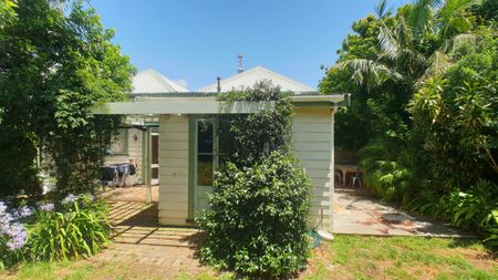 3 Bedroom Devonport Villa - Photo 2