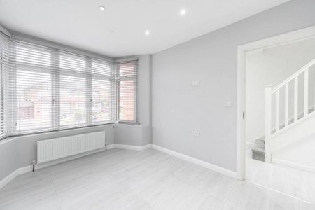 5 bedroom semi-detached house to rent - Photo 3