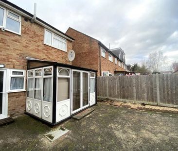 3 bedroom semi-detached house to rent - Photo 5
