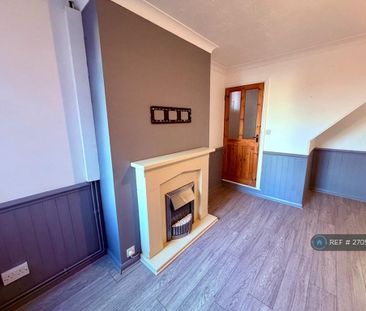 3 bedroom semi-detached house to rent - Photo 4