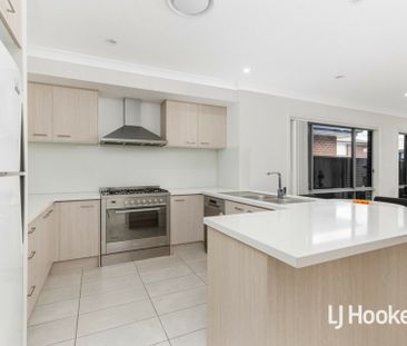 Beautiful 4 Bedroom Home in Great Location! - Photo 6
