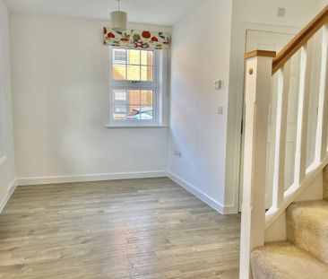 4 bedroom detached house to rent - Photo 2