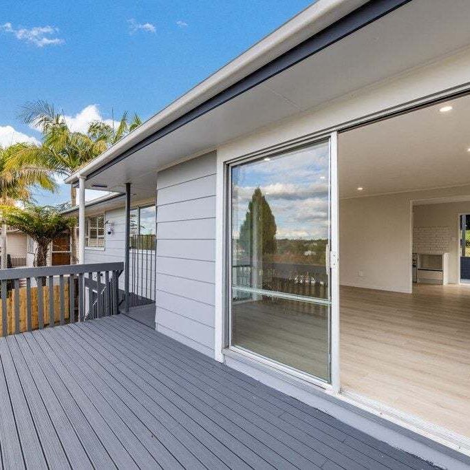 4 Bedrooms on Sunline Ave - Photo 1