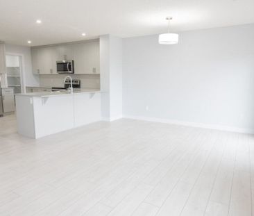 Edmonton Unfurnished townhouse Rental in Cavanagh - Energy efficien... - Photo 2