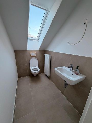 Neubau-Dachgeschoss im schönen Altbau: 4-Zimmer mit Balkon - Photo 2