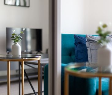 Studio Flat, Ensign House, SW18 - Photo 1