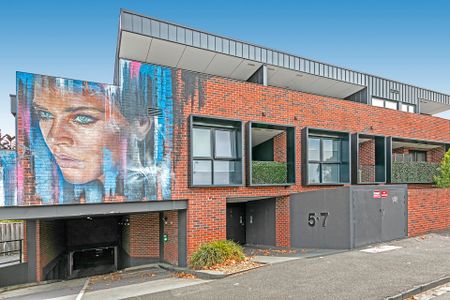 A MODERN, CONTEMPORARY AND GROUND FLOOR SANTUARY - Photo 3