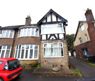 6 bedroom Flat in Otley Road, Leeds - Photo 2