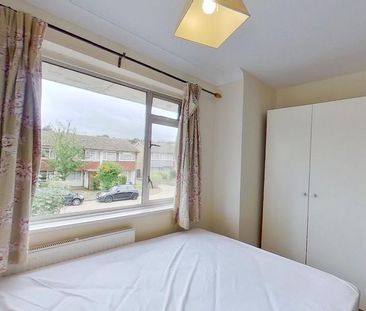 4 bedroom terraced house to rent - Photo 3