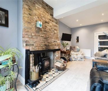 Brentwood Road, Romford, RM1 2EX, Property for rent - Photo 1