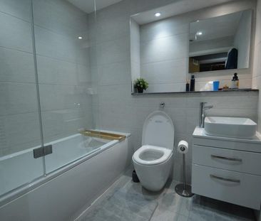 Wexham Road, Slough, Berkshire,SL1 - Photo 3