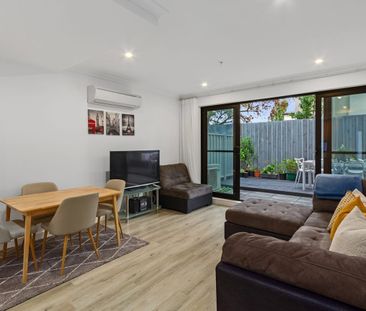 Setting the benchmark for luxe townhouse living - Photo 4