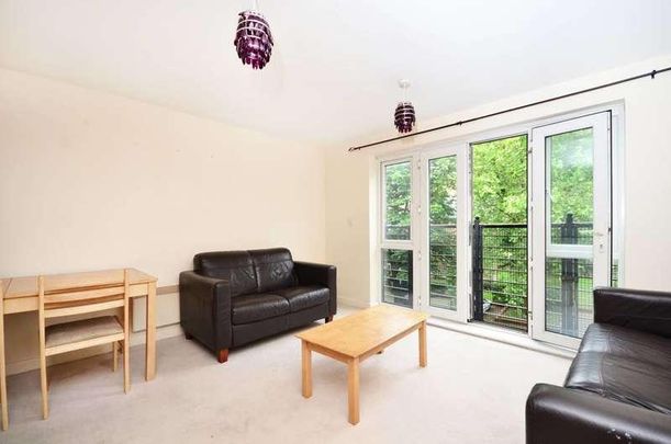 St Georges Way, Peckham Rye, SE15 - Photo 1