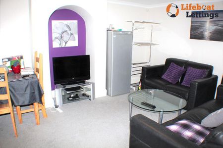 1 bedroom in a house share to rent - Photo 4