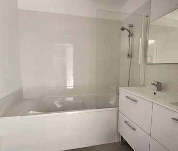 APPARTEMENT F5 avec terrasse et garage LE TEIL - Photo 4