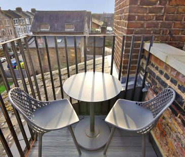 2 bedroom flat to rent - Photo 5