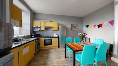 5 bedroom flat to rent - Photo 2