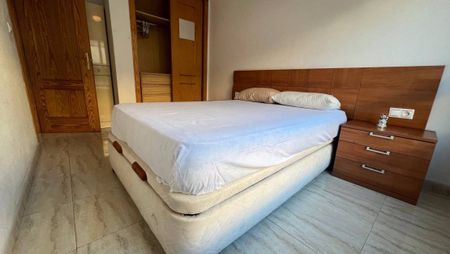 2- Bedroom apartment with sea view, located on the second line of the beach - Torrevieja - Photo 3