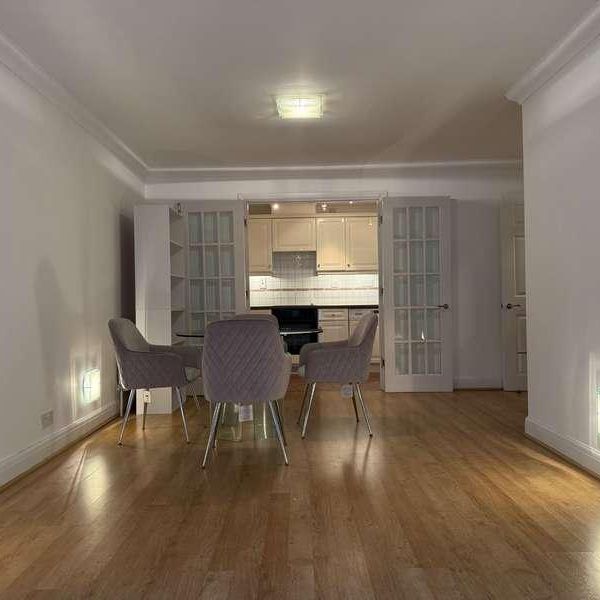 Little Britain, London, EC1A - Photo 1