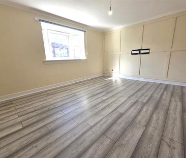 3 bedroom apartment to rent - Photo 2