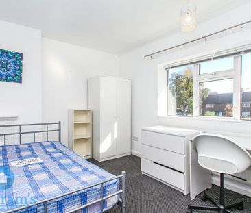 4 bed Semi-Detached House for Rent - Photo 4