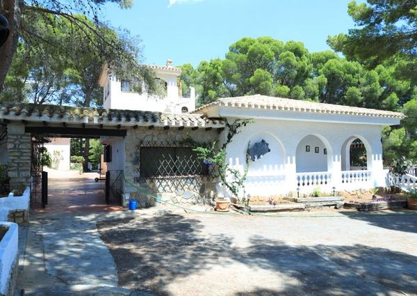 Finca for rent with 10 bedrooms with swimming pool for all year round