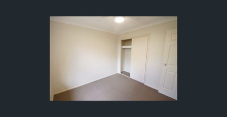 COOMERA WATERS FAMILY HOME. SPACIOUS WITH MULTIPLE LIVING AREAS & ROOM FOR THE CARAVAN/BOAT!! GARDEN MAINTENANCE INCLUDED. - Photo 5