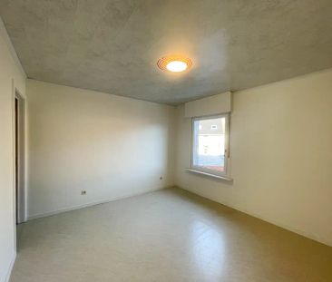 Gerenoveerde woning met 2 slaapkamers, terras, garage & staanplaats... - Photo 5