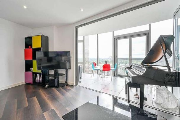 Kew Eye Apartments, Brentford, TW8 - Photo 1