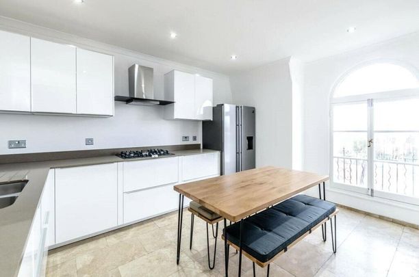 4 bedroom flat to rent - Photo 1