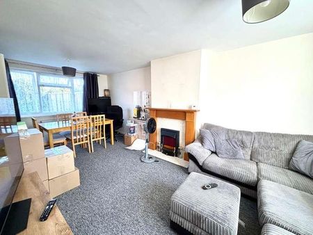 Stroudwood Road, Havant, PO9 - Photo 2