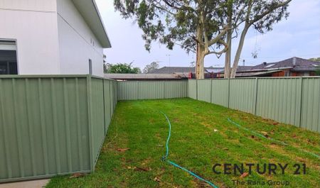 Spacious 4-Bedroom Family Home in a Great Location&excl; - Photo 2