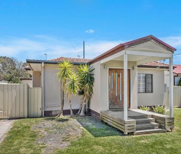 Spacious Family Home - Photo 5