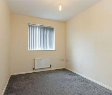 Crownford Avenue, Stoke-on-Trent, Staffordshire, ST1 - Photo 3