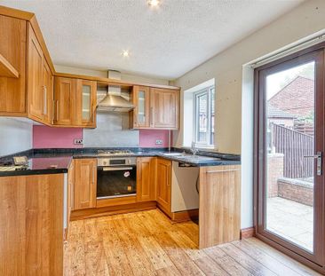 2 bedroom semi-detached house to rent - Photo 6