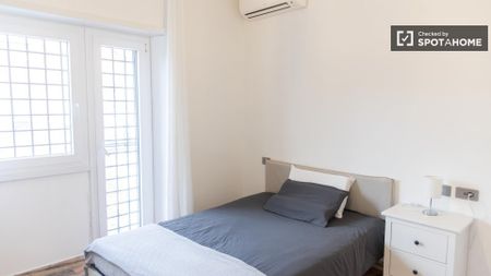 rome, Lazio 00135 - Photo 2