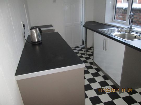 2 bedroom terraced house to rent - Photo 1