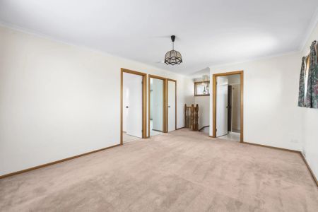 Spacious 5 Bedroom Family Home awaits! - Photo 5