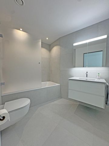 Moderne 2.5-Zimmer-Neubauwohnung mit grossem Balkon in Endingen - Foto 2