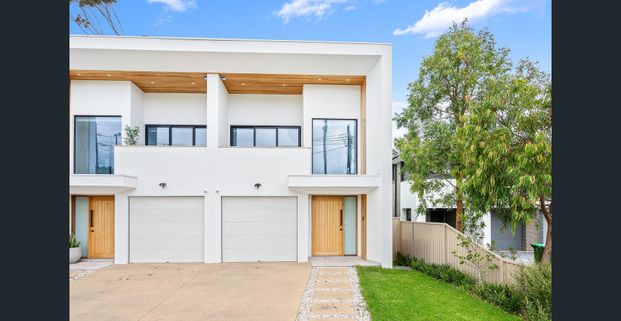 Contemporary Luxury Living - Photo 1