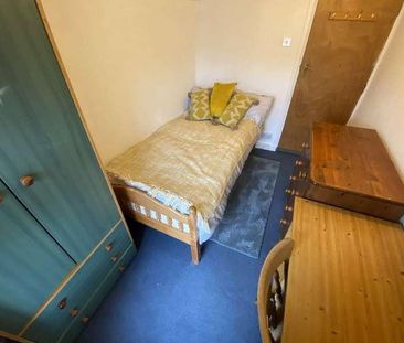 Gordon Street, NN2 - Photo 6