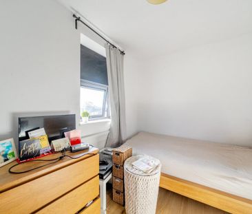 3 bedroom flat to rent - Photo 5