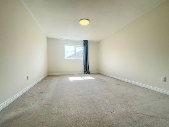 For Lease - 196 Kirkvalley Crescent, Aurora, Ontario - Photo 1