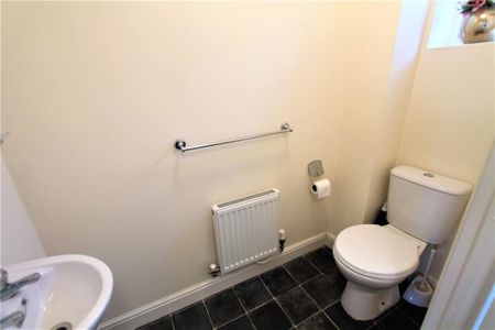 3 bedroom mews to rent - Photo 2