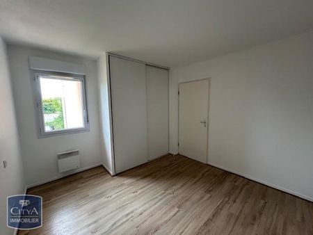 Location Appartement 2 pièces 47m² PAMIERS 09100 - Photo 2