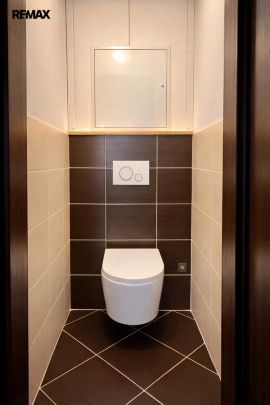 Dlouhodobý pronájem moderního 3+1 s balkónem, Frýdlantská , Praha 8 - Photo 1